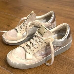 Dolce Vita Sneaker Metallic Hide Silver Leather Suede